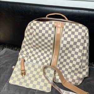 NWOT Unbranded off-white-checker purse/backpack
